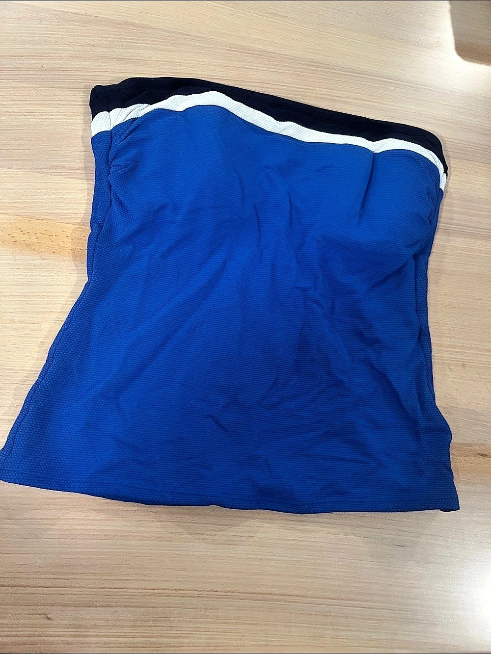 Tommy Bahama Women's Color Block Strapless Swimsuit Top Small blue and white